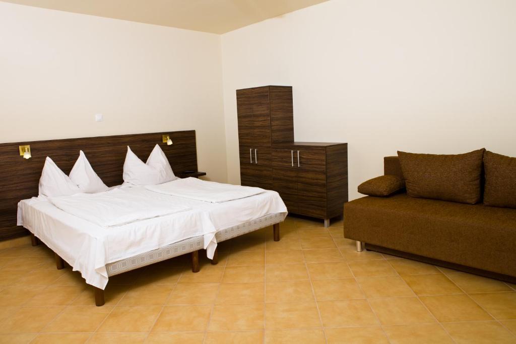 Balaton Eldorado Camping Hotell Badacsonytördemic Rom bilde